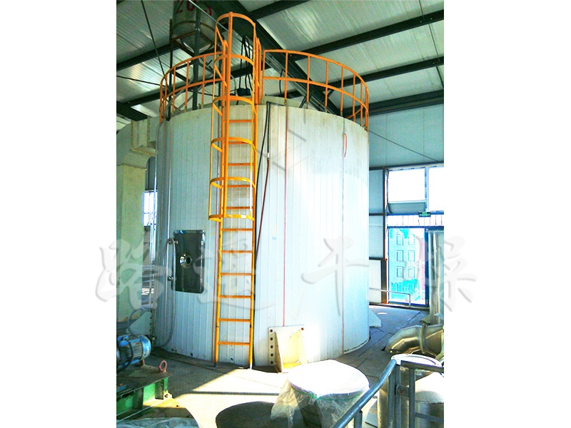 出口印尼的400型大型噴霧干燥機(jī)，外包彩鋼，里面為304不銹鋼材質(zhì)